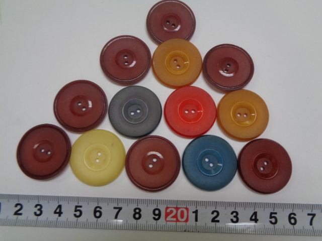 b713-60【1円~】二つ穴 ボタン 13点セット 手芸 ハンドメイド 裁縫 昭和レトロ拍卖