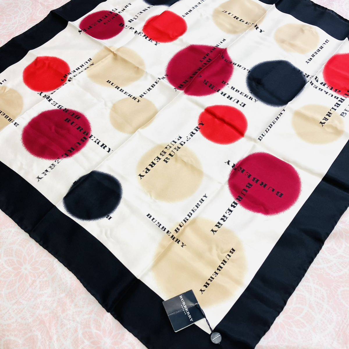 【新品タグ付】/BURBERRY/大判スカーフ/正規品/バーバリー/ハンカチ/未使用/ストール/即決あり/ノバチェック/Burberrys/絹100%/86cm/水玉拍卖
