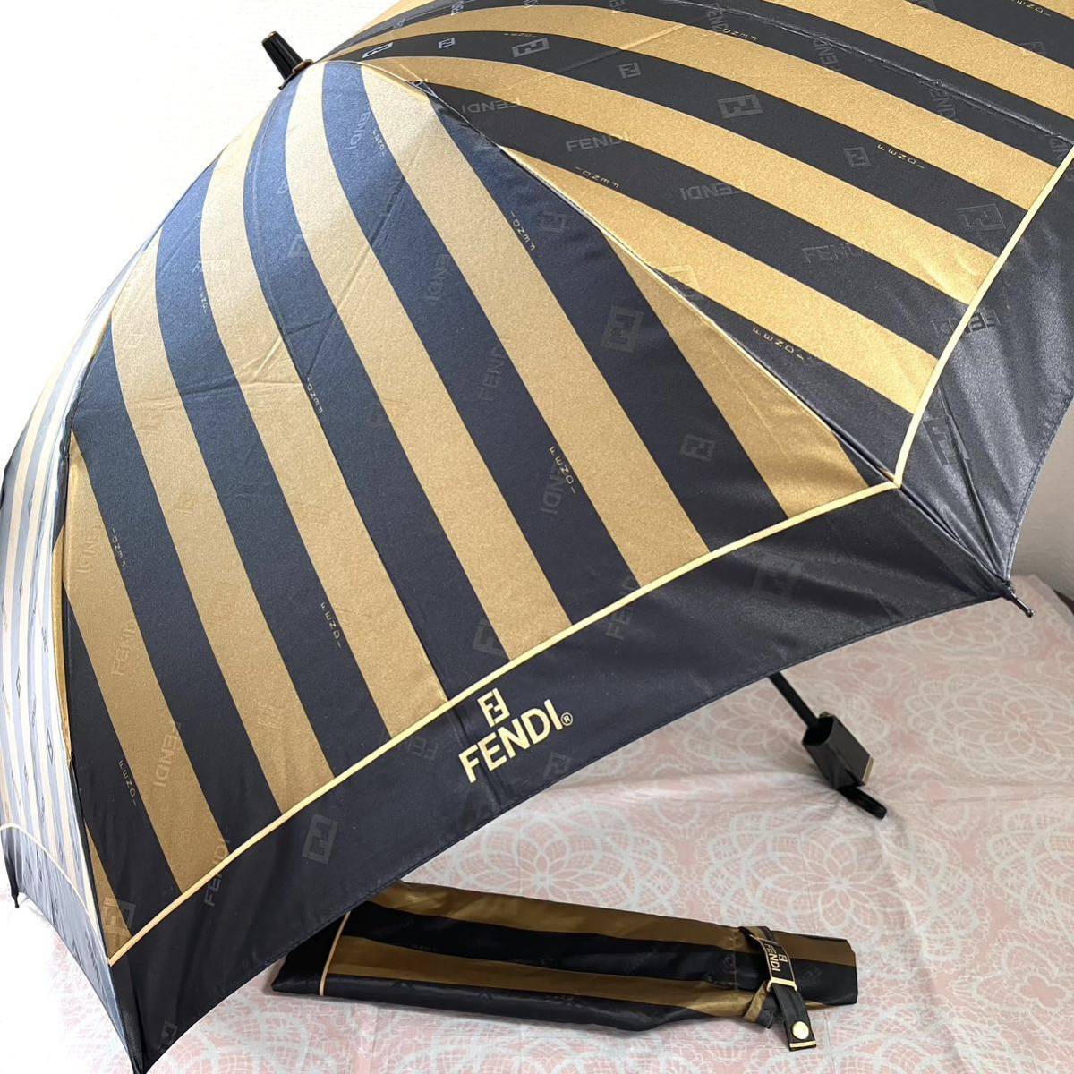 【レア】新品/FENDI/折り畳み傘/正規品/フェンディ/未使用/ズッカ柄/雨傘/折りたたみ傘/レディース/女性用/60cm/撥水加工/高級/ペカン柄拍卖