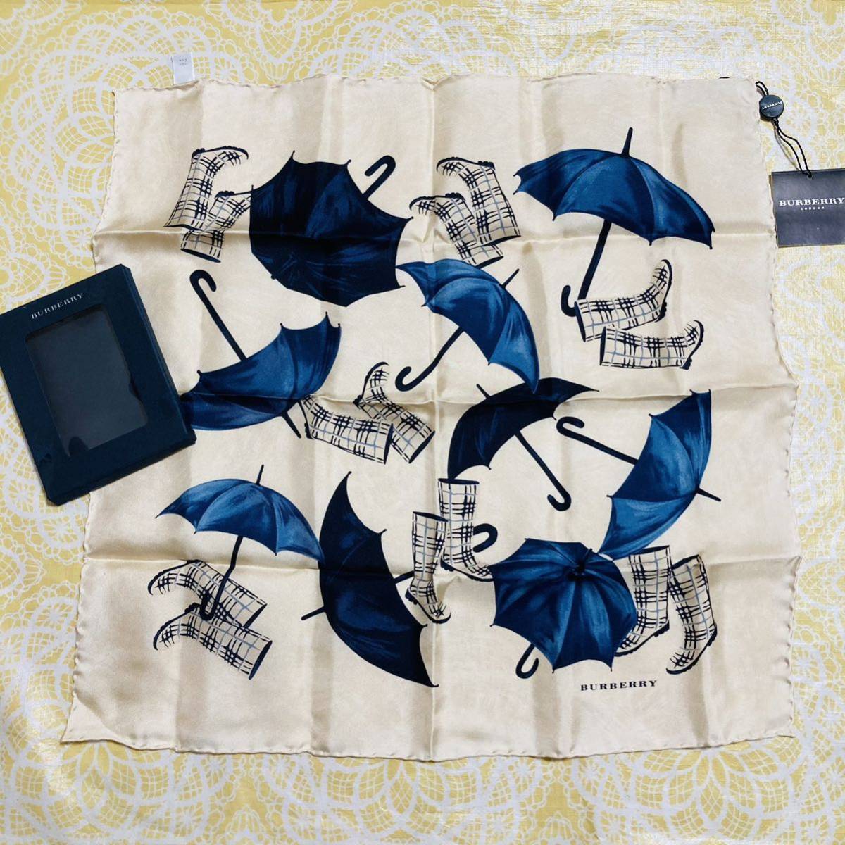 【シルク/タグ付】/新品/BURBERRY/スカーフ/正規品/バーバリー/ハンカチ/未使用/ストール/ブランド/ノバチェック/ブーツ柄/絹100%/傘/カサ/拍卖