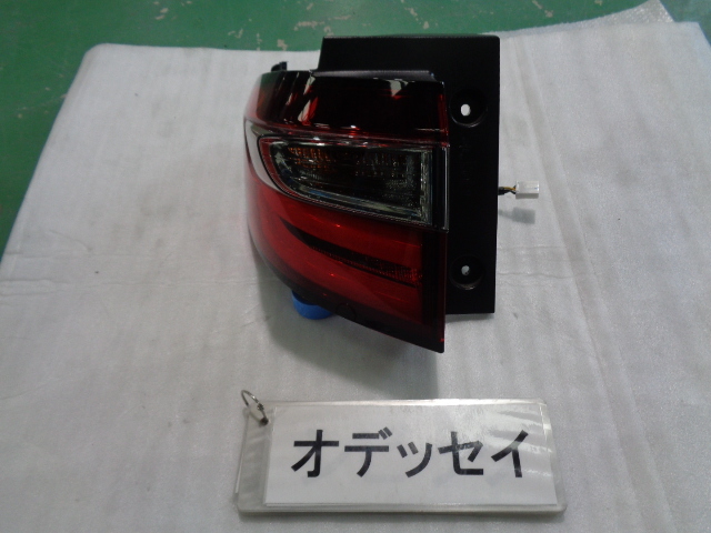 オデッセイ RC4 左テールランプユニット 即決 5800拍卖