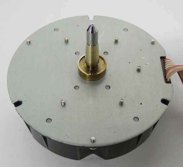 ■DENON レコードプレーヤー DP-32F リニアドライブMFモーター フォノモーター拍卖