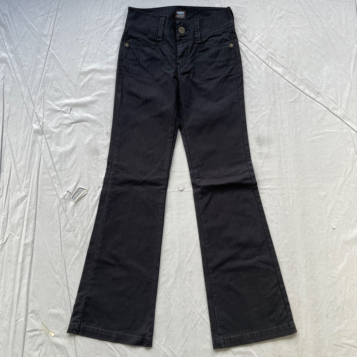 リーバイスレディースタイル Levi's LADY STYLE♪セミバギーストライプパンツ♪ブーツカット♪フレアパンツ♪【W27】拍卖