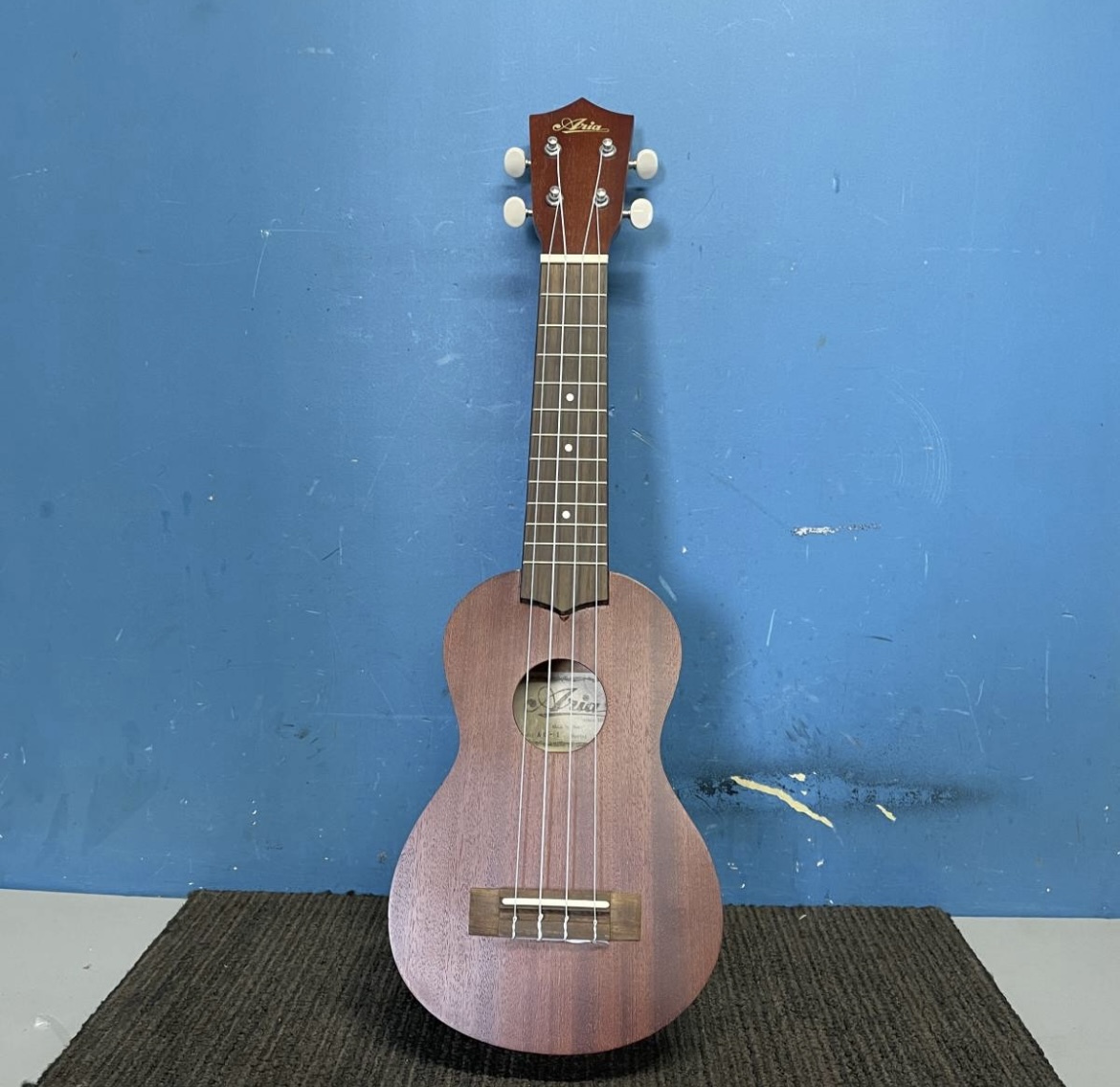 ★岐阜発 ⑤ △ Aria △ AU-1 / ウクレレ / 木目調 / 弦楽器 / 音楽 / 楽器 / ヒール浮き有り / ソフトケース付 / ジャンク品 R5.2/20★拍卖