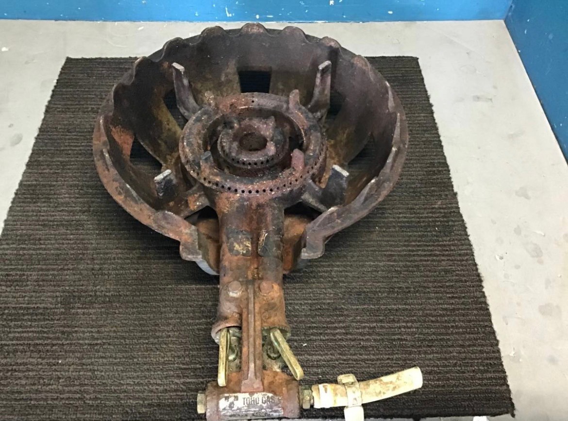 □岐阜発 ② ガスコンロ / 2連コンロ / 鋳物コンロ / 業務用厨房機器 / 業務用卓上型ガスコンロ / 点火未確認 / 現状品 R5.10/3□a拍卖