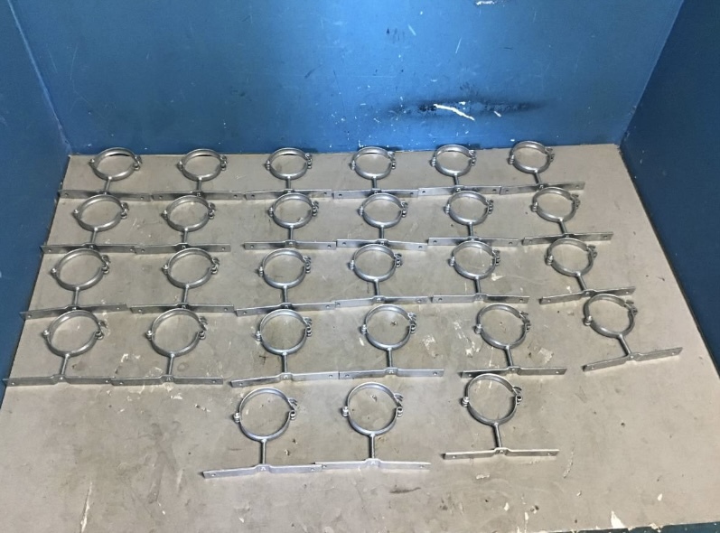 *★岐阜発 雨樋金具 / T字デンデン / 55mm×27個 / まとめて / 雨どい / 留め具 / 部品 / パーツ / 未使用品 R5.5/11★拍卖