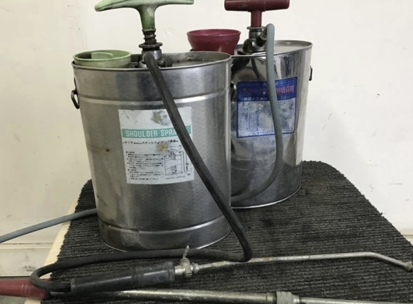 y◆2点セット デラックス 肩掛形 噴霧機 八重桜 4L 手動 噴霧器 散布機 除草 薬剤 岐阜発 3/7拍卖
