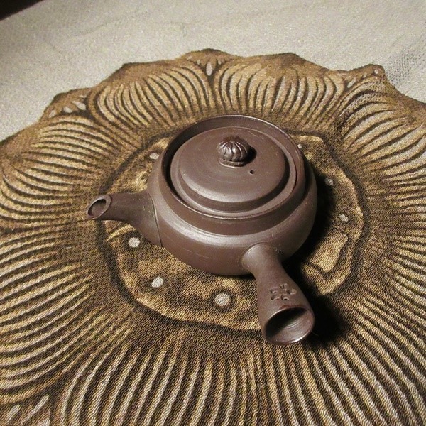 8357ka 小振りで可愛らしい急須 ティーポット 桜 茶器 茶道 茶壷 茶道具 煎茶道具 古民家 カフェ 大正ロマン 骨董 レトロ 店舗什器拍卖