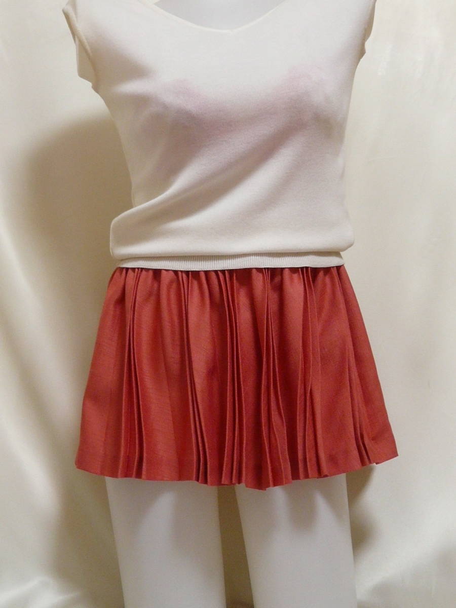 ♪♪濃いめオレンジ色系の超マイクロミニ☆上品なプリーツ^^♪♪拍卖