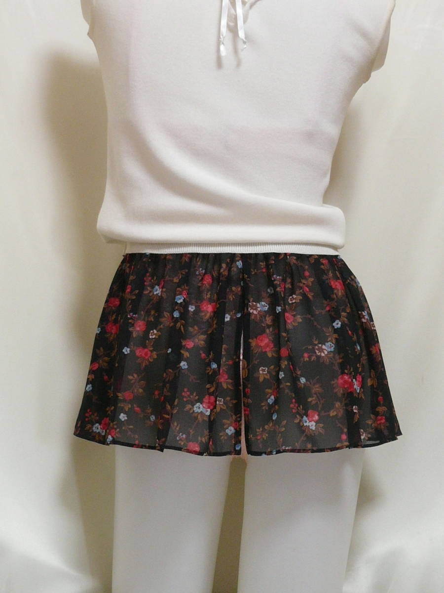 ♪♪黒地に赤小花柄の超マイクロミニ☆お尻ちらり^^♪♪ 拍卖