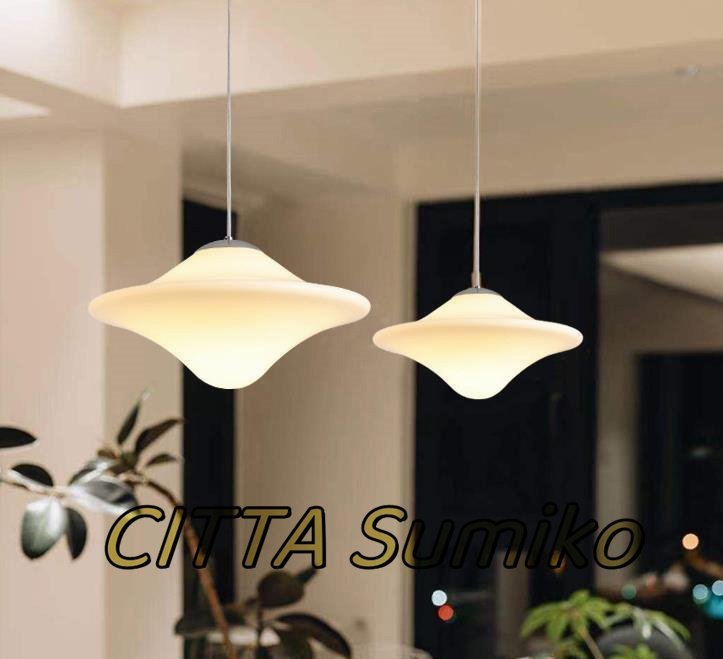 品質保証 新しい北欧モダンシンプルレストランのカウンターガラスのUFOシャンデリアアイデア装飾店舗寝室ベッドヘッドライト拍卖