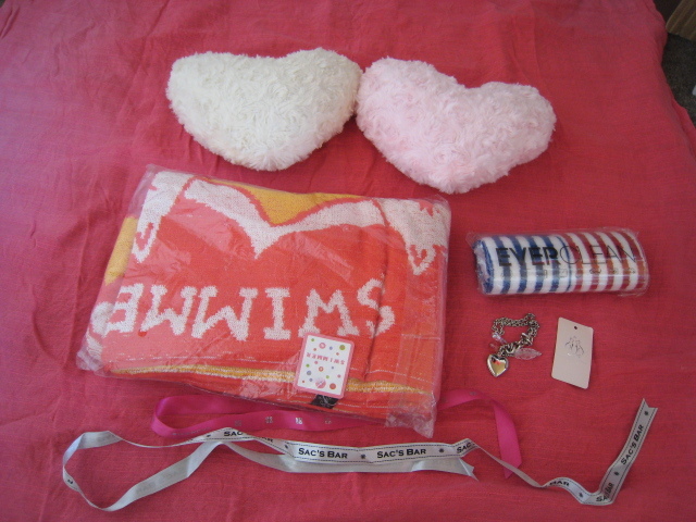 可愛い未使用 USED美品まとめて出品 SWIMMER レベッカテイラー タオル クッション リボン拍卖