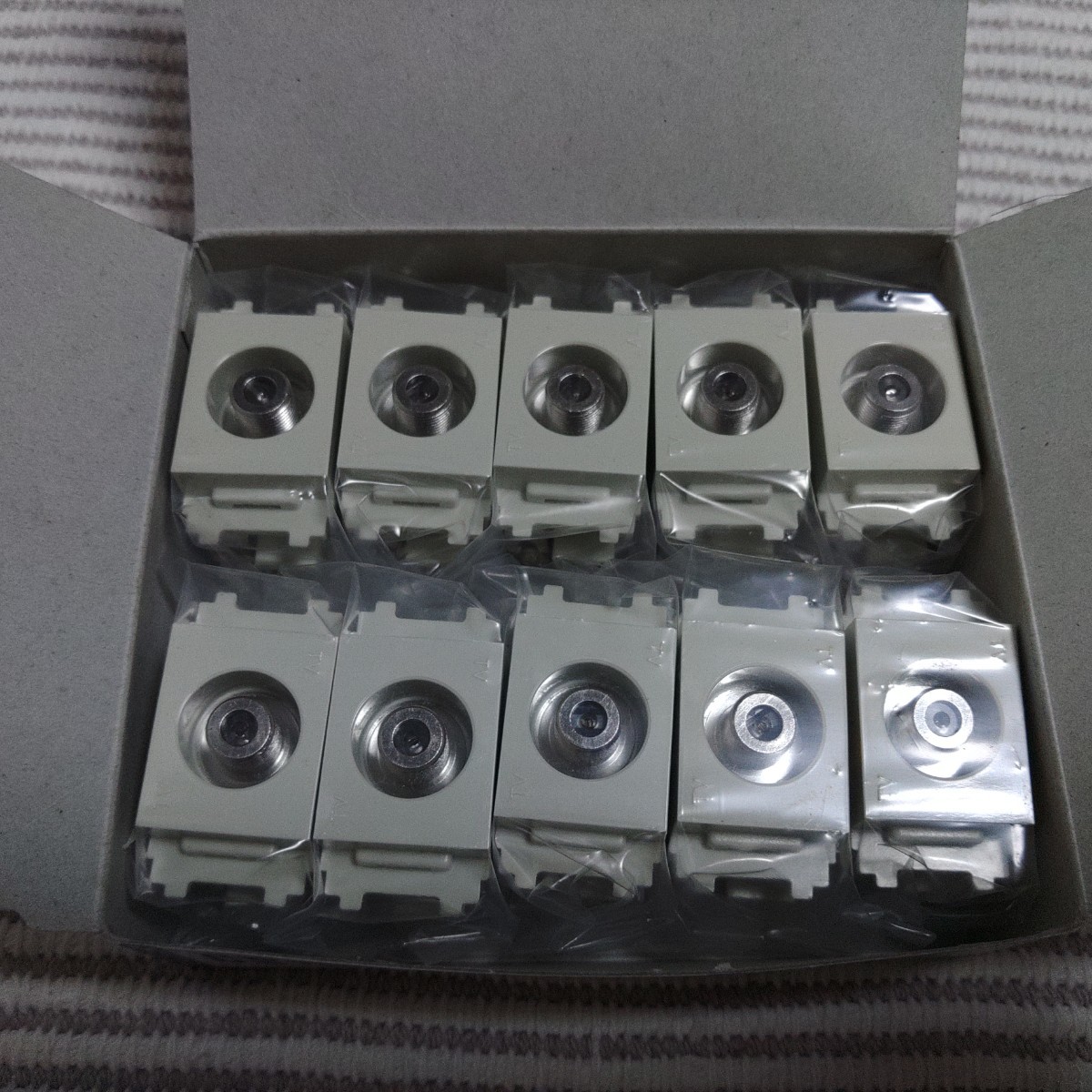 サン電子 CSW-7-PA TVターミナル 新古 10個拍卖