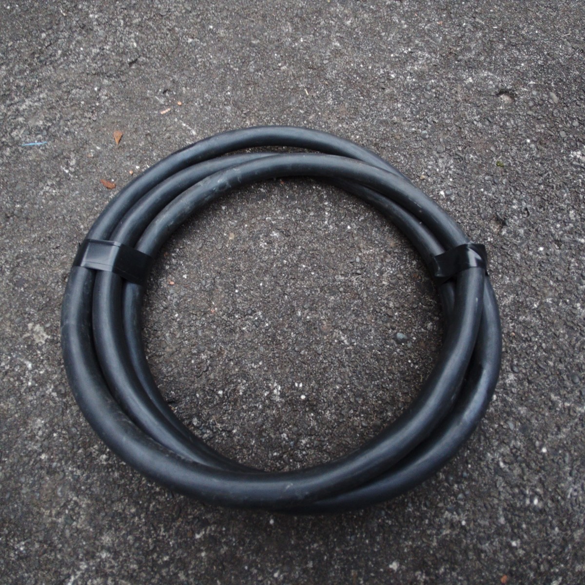 昭和 CV8×3c 赤白黒 2.5m 新古 60サイズ拍卖