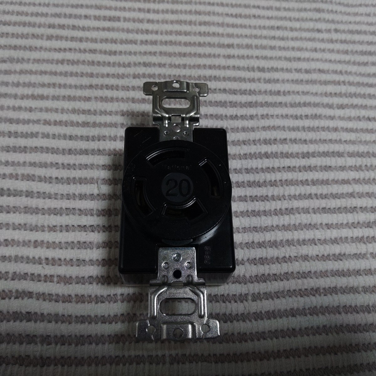 松下 WF2420bk 接地3P20A引っ掛けコンセント 新古拍卖