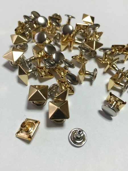 30個 10㎜ レザークラフト 角ピラ ゴールド カシメ スタッズ メディスン ハンド クラフト 素材 材料 DIY拍卖