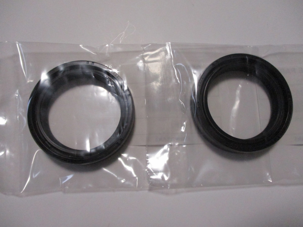 送料無料★新品★バルカン/2(VN400)★純正フロントフォークオイルシール拍卖