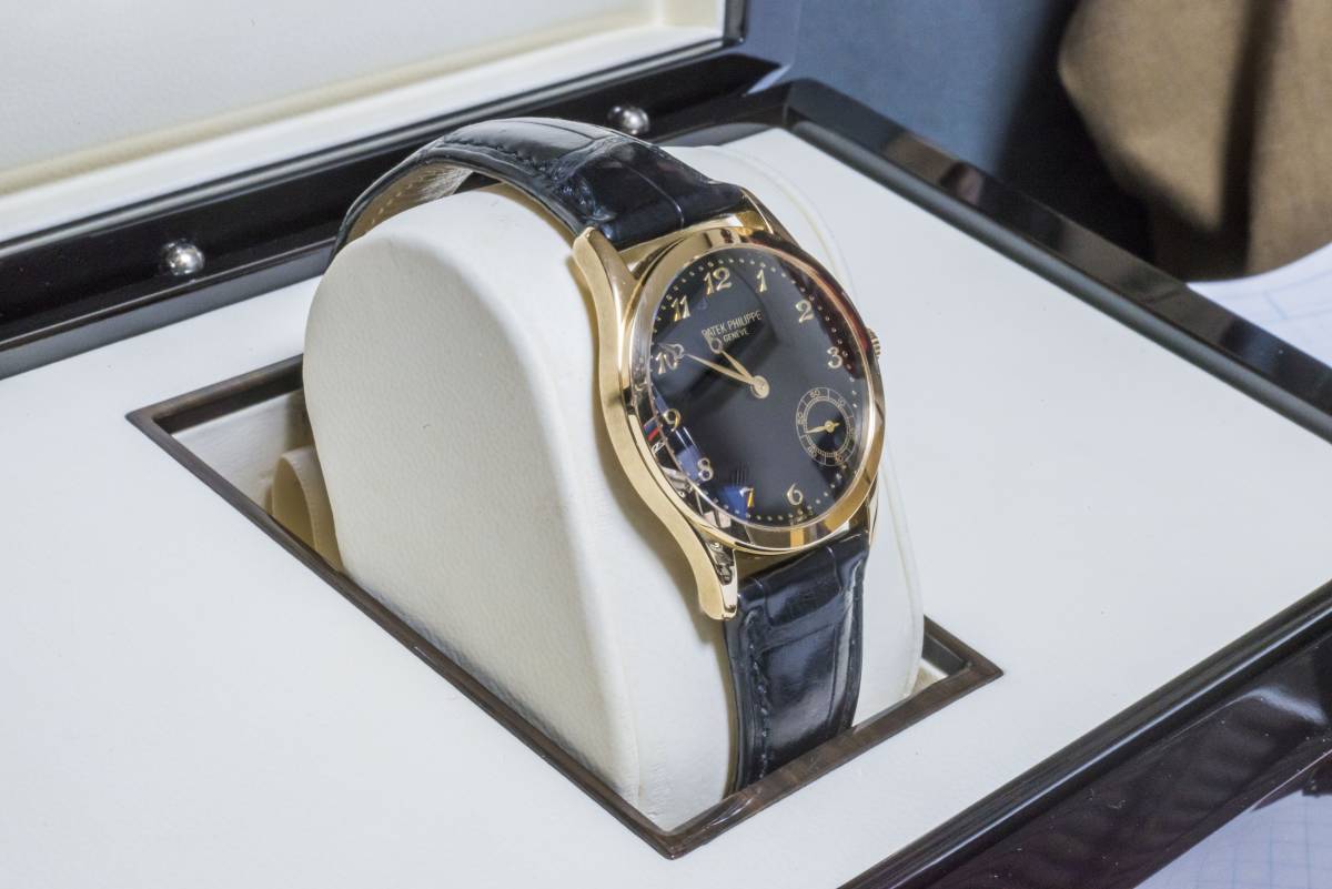 パテックフィリップ カラトラバ オフィーサー メンズ 5026J-001 K-18拍卖