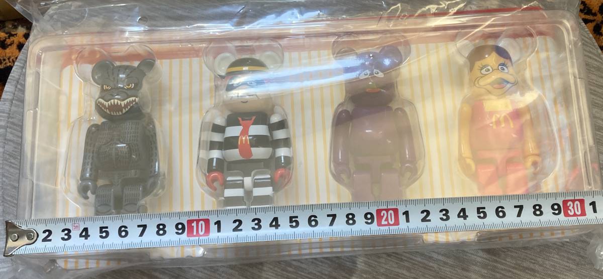 匿名配送(ゆうパック配送)!! レアベアブリ 150% BE@RBRICK ベアブリック 新品 ゴジラVSマクドナルド 4体セット拍卖
