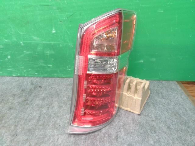 ステップワゴン DBA-RK1 右テールランプ G インターナビEセレクション 33500-SZW-J11拍卖