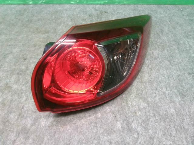 CX-5 LDA-KE2FW 右テールランプ XD Lパッケージ KD54-51-150F拍卖