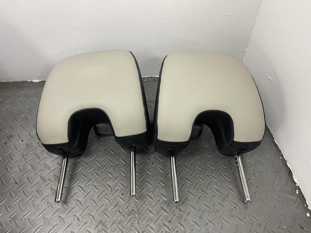 セレナ GC27 ヘッドレスト 86400-8A23A フロント用 2個セット拍卖