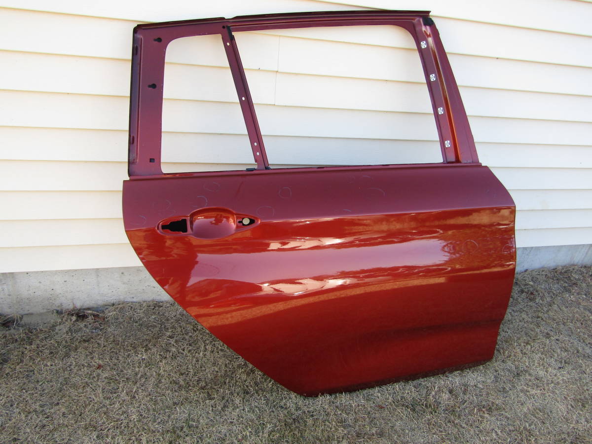 BMW F46 2シリーズ 純正 右 リアドア 右後ろ ドア オレンジ ■■ 1211503拍卖