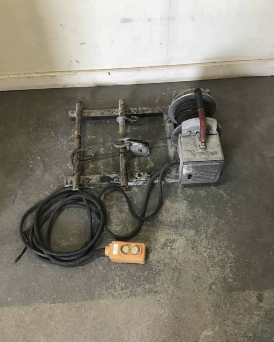 ◆ユニパー UNIPER ウインチ 100V 動作品 コンクリ付き 岐阜発 3/6拍卖