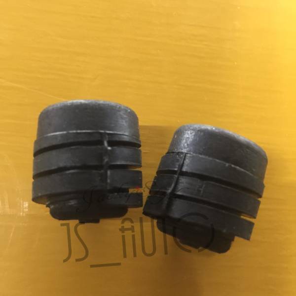 ♪新品 日産 純正 HU14  ボンネットラバー バンプ  ♪2個 ブルーバード ボンネット拍卖