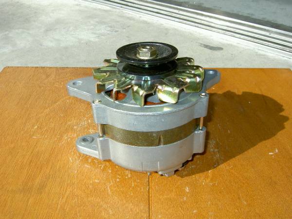 トヨタ、フォークリフト用オルタネーター(ダイナモ)リビルト品 021000-8920、27020-22000拍卖
