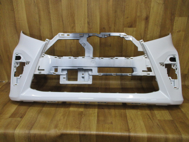 D6/ LA650S/LA660Sタント カスタム純正フロントバンパー 52119-B2G00 拍卖
