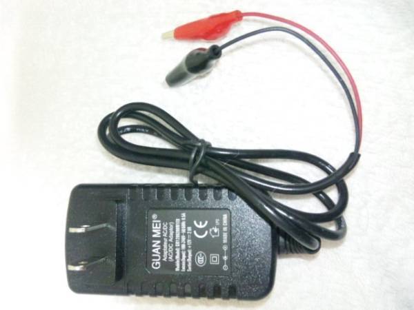 AC-DC変換器 100V→12V変圧器 アダプター 出品 12v2A バッテリー充電 防犯カメラ 監視カメラ 拍卖