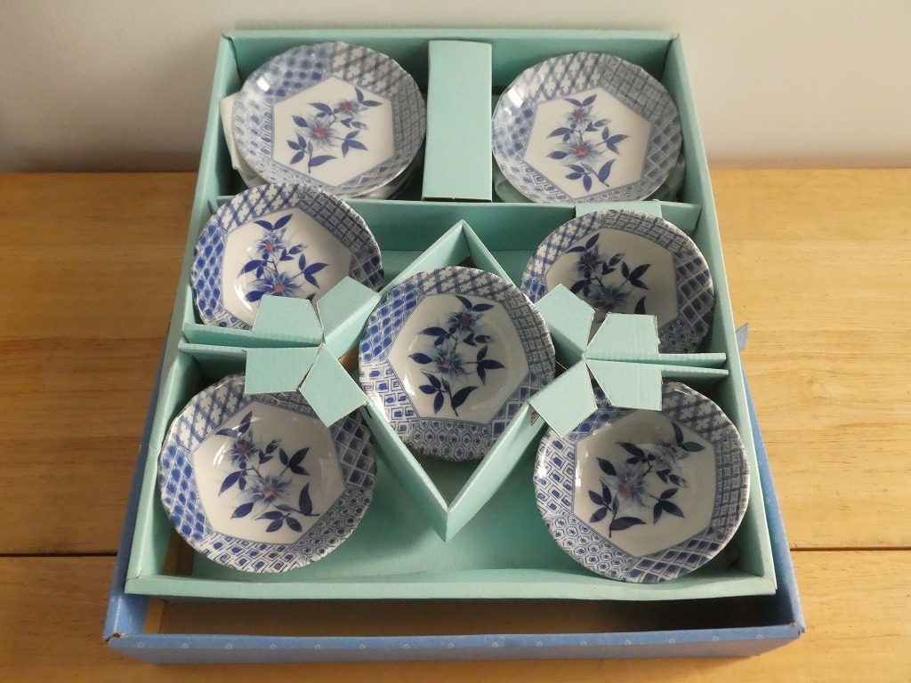 ●未使用 染付 小鉢5枚 小皿5枚 計10点セット 花柄 手塩皿 浅小鉢 和食器 和皿●拍卖