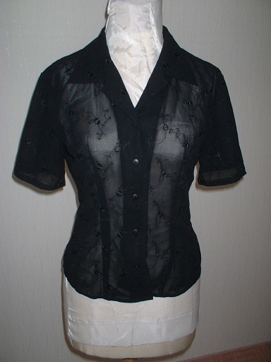 cl 美品☆即買♪ATEEN 黒ステキなブラウス お花刺繍デザイン 透け感あり レイヤード拍卖