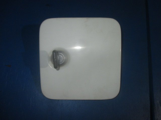 トヨタ ハイエース N-LH61V フューエルリッド 給油口 蓋 白 045 中古品 (K拍卖