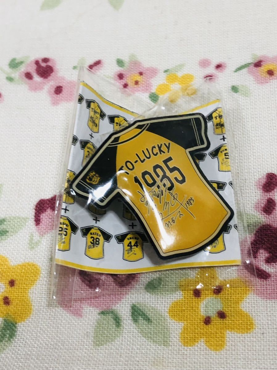 阪神タイガース ユニフォームピンバッジ ピンズ トラッキー拍卖