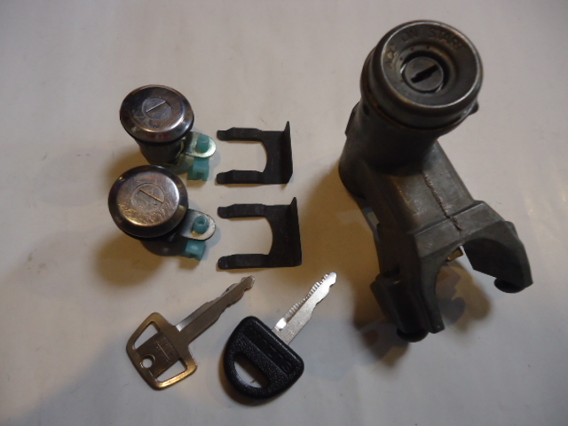 ジムニー SJ30後期 JA71 JA11前期 イグニッション キーシリンダー ドアシリンダー 中古品 その2拍卖