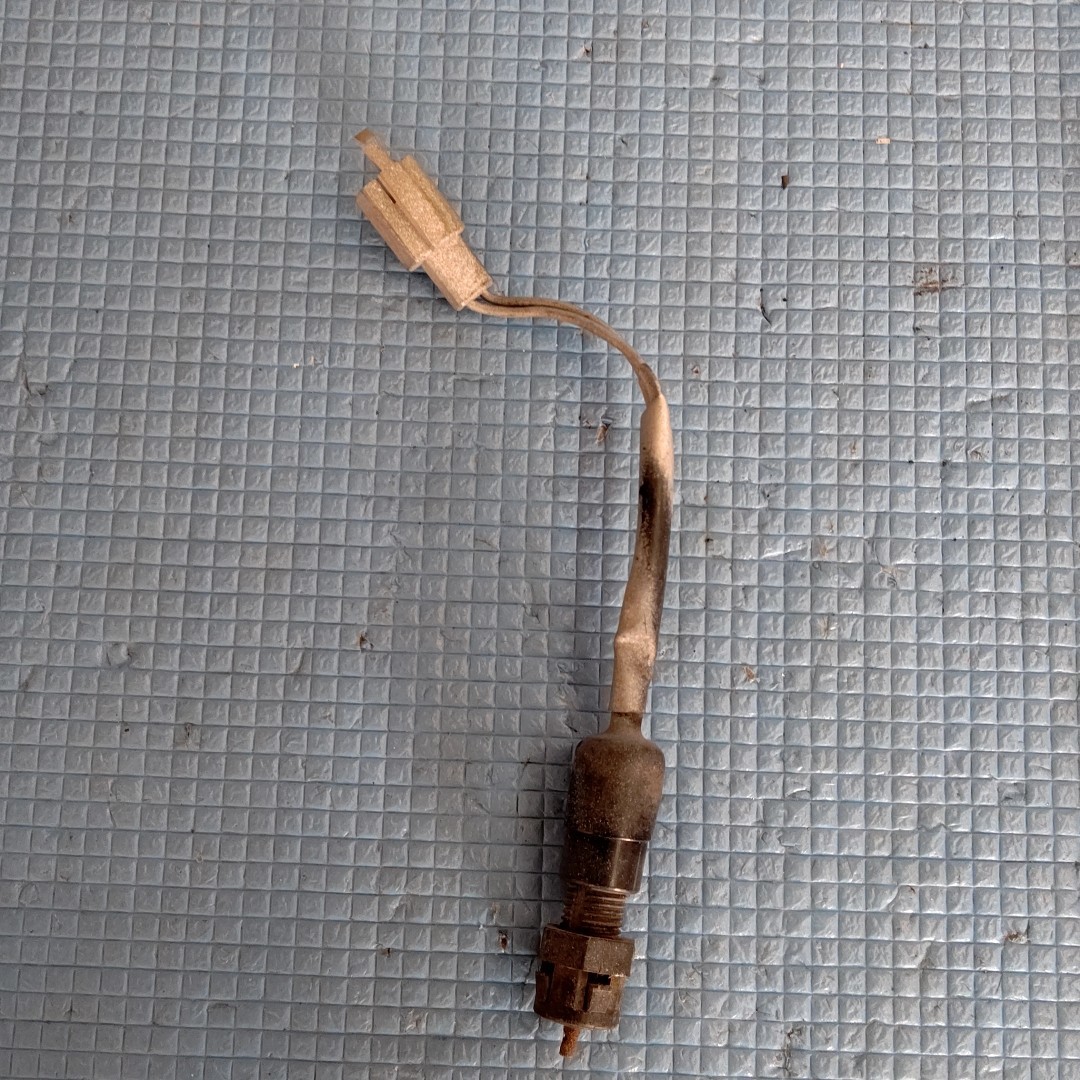 カワサキ純正 リアブレーキスイッチ ゼファー 拍卖