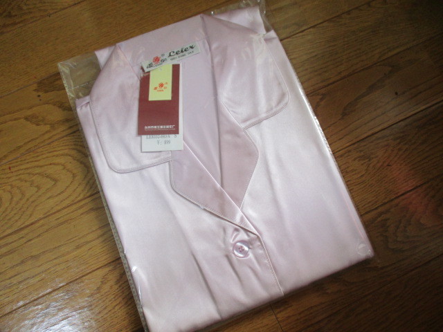 未使用 サテンシルク100% 女性用つぼみパジャマ 薄紫 S 148-153cm拍卖