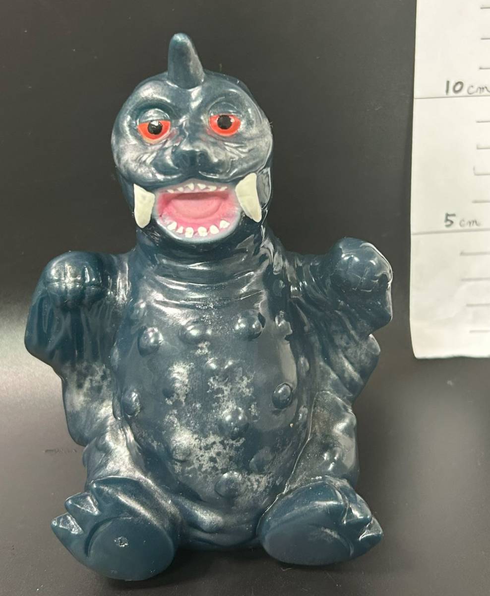 マーミット Marmit ビニパラベビー ペギラ貯金箱(※ 多少の歪み、表面ベタつき感があり)ソフビ拍卖