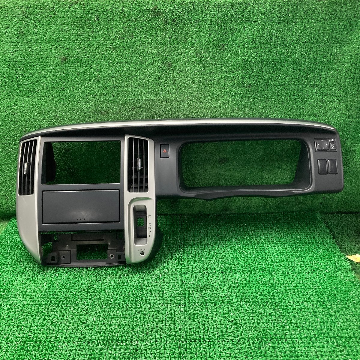 ♪♪セレナ ハイウェイスター CC25 メーターパネル シフトパネル オーディオパネル (W0145)♪♪拍卖