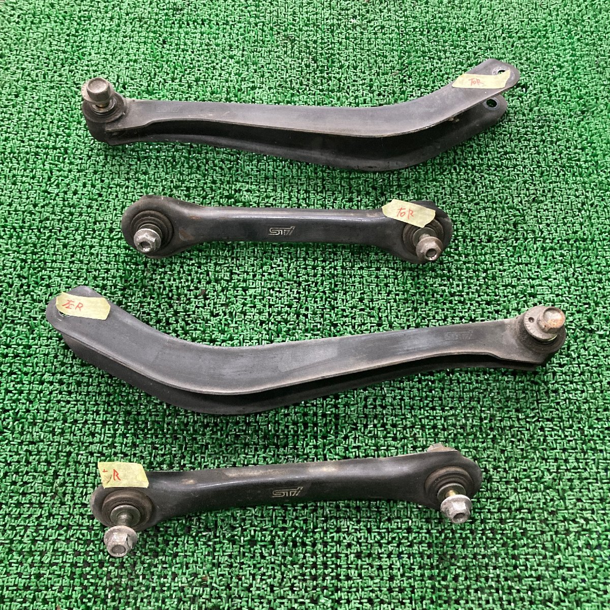 ♪♪レガシィ GT-B/E-tune リア アッパーアーム 左右 4本セット(W0470)♪♪拍卖