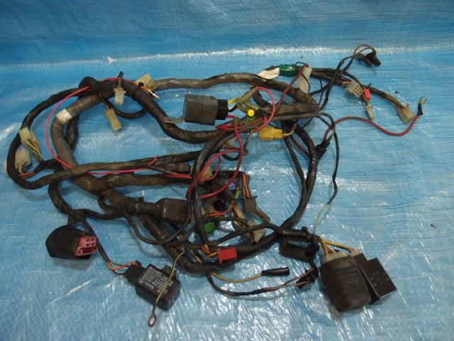 カワサキ ZZR100C ハーネスとリレー他付 倉庫内にて長期保管されていた部品☆彡拍卖