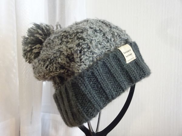 *STANDARD NUMBER * レディース・ガールズ 編み込みニット帽 灰色帽子 サイズ57cm〜59cm キャップ 帽子拍卖