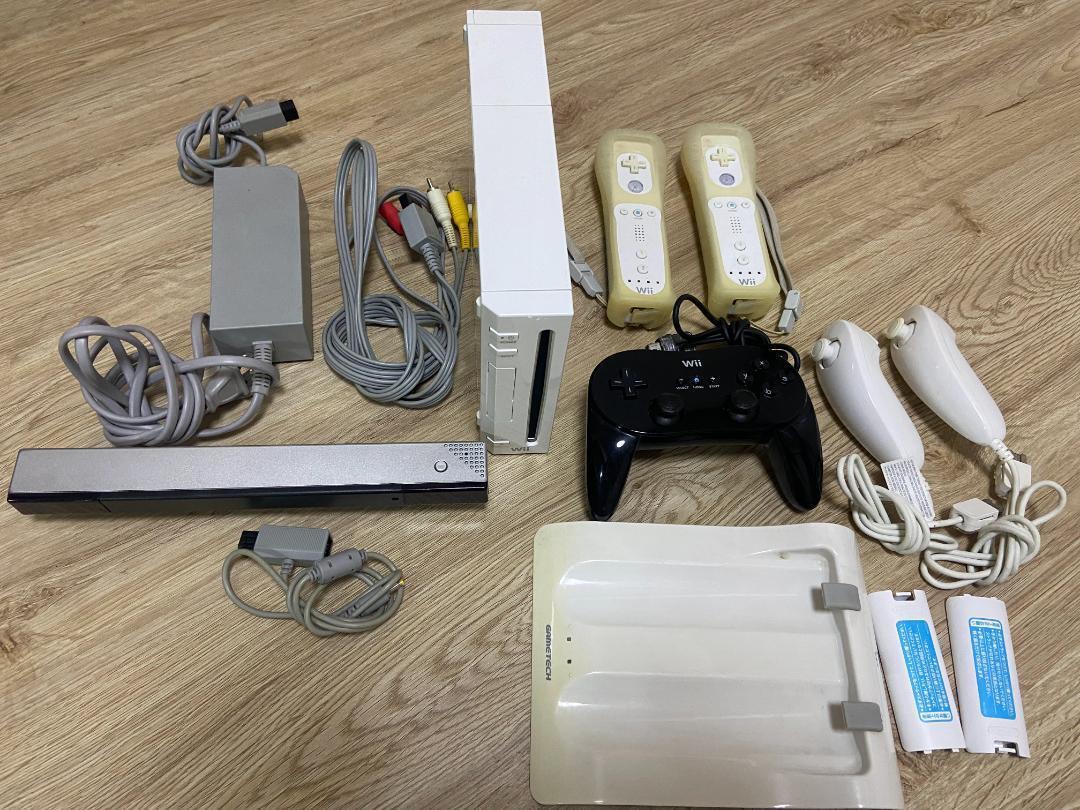 ニンテンドーWii 本体 コントローラー等セット拍卖
