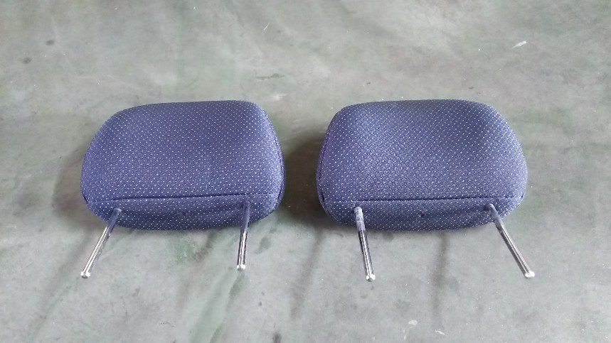 ダイハツ アトレー ワゴン S220G 純正フロントヘッドレスト 左右 まくら 助手席 運転席 2個 【TA-S220G ハイゼット バン拍卖