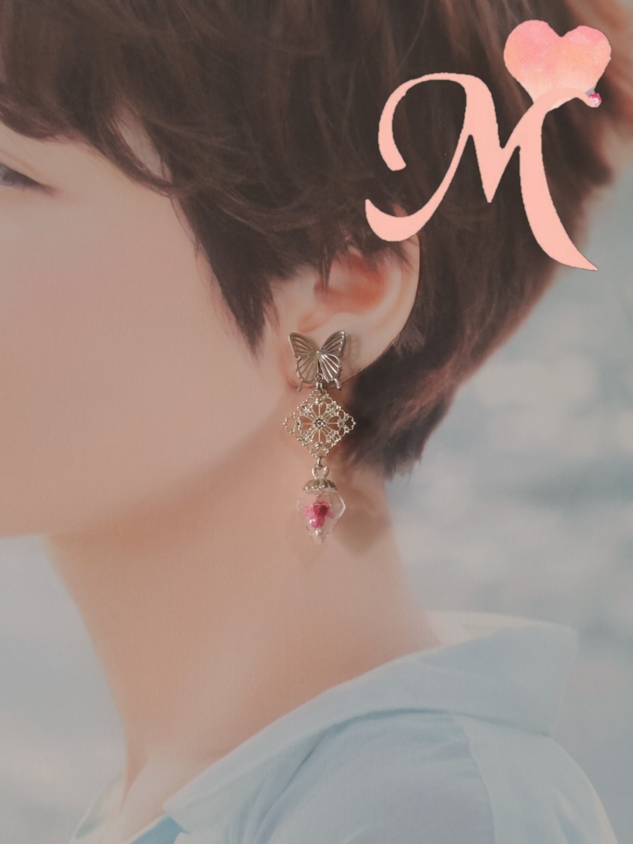 ハンドメイド ニッケルフリー 変退色防止加工済 金属アレルギー対応 蝶々 イヤリング or ピアス 316Lステンレス 花 ガラスドーム拍卖