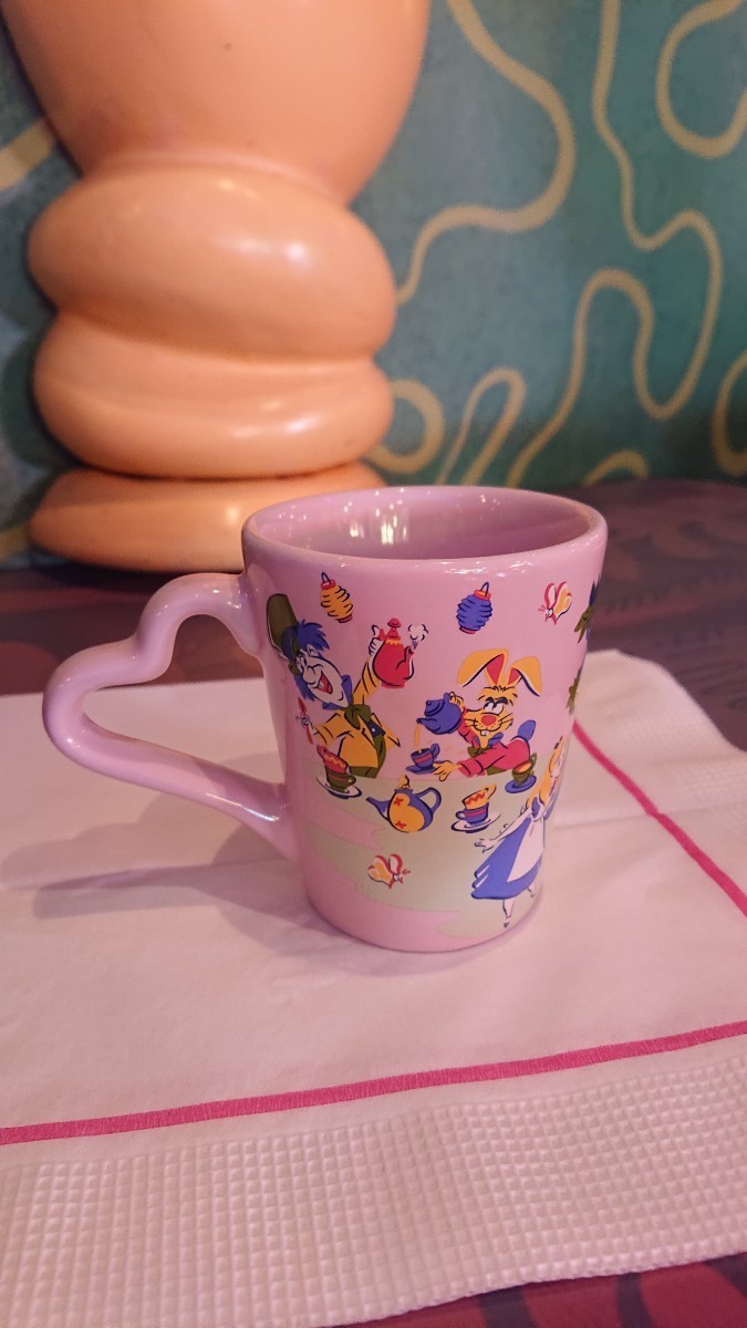 ★美品 TDL 不思議の国のアリス スーベニアカップ クイーン・オブ・ハート 東京ディズニーランド Tokyo Disneyland DISNEY マグカップ拍卖