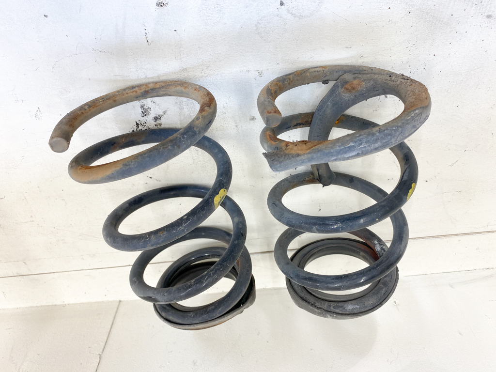 スバル サンバートラック TT2 TB 純正 リヤ スプリング サスペンション拍卖