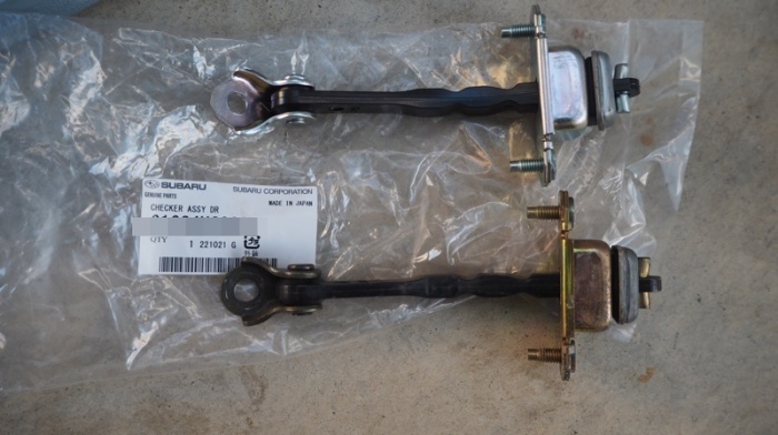 ★新品★ スバル純正 SUBARU R1 フロントドア ドアチェッカー ASSY 左右set拍卖